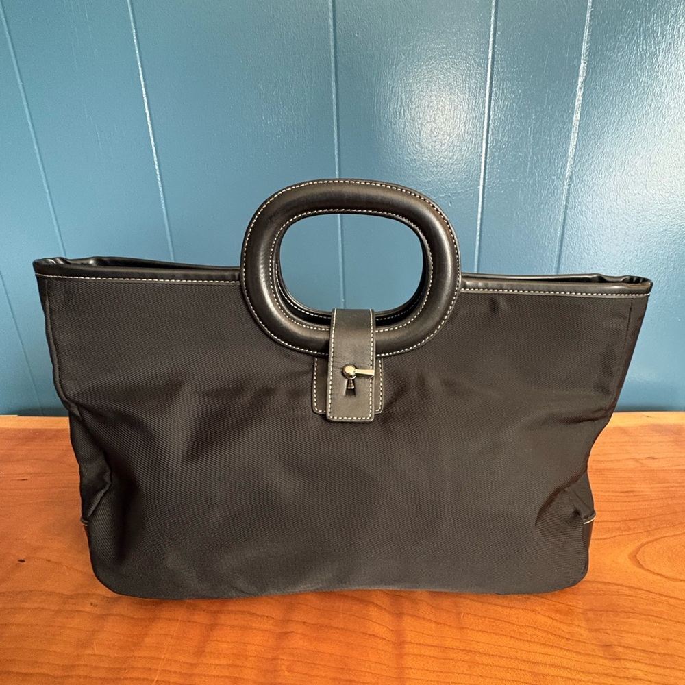Black Women's Tote Bag with Round Handle